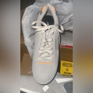 Woman’s Reebok STEEL TOE WORK SHOE
